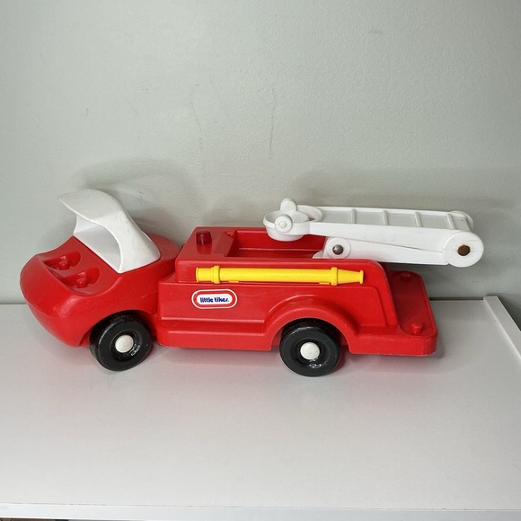Vintage Little Tikes Fire Truck 80's Or 90s Engine with Ladder - Picture 1 of 3